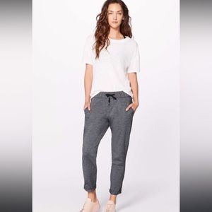 Lululemon on the fly 7/8 pants